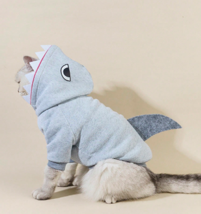 Capucha para mascota con diseño de tiburon